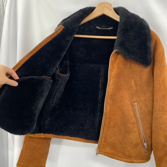 Nour Hammour S Nyla Simple Cropped Shearling Jacket in Cognac & Black - Picture 6 of 17